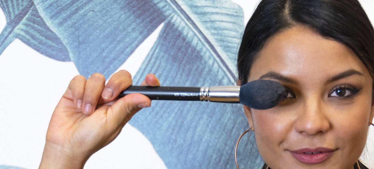 Lau Mely make up artist